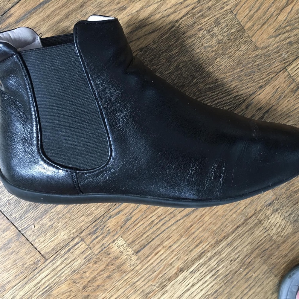 Johnston & Murphy Black Booties Size 7
